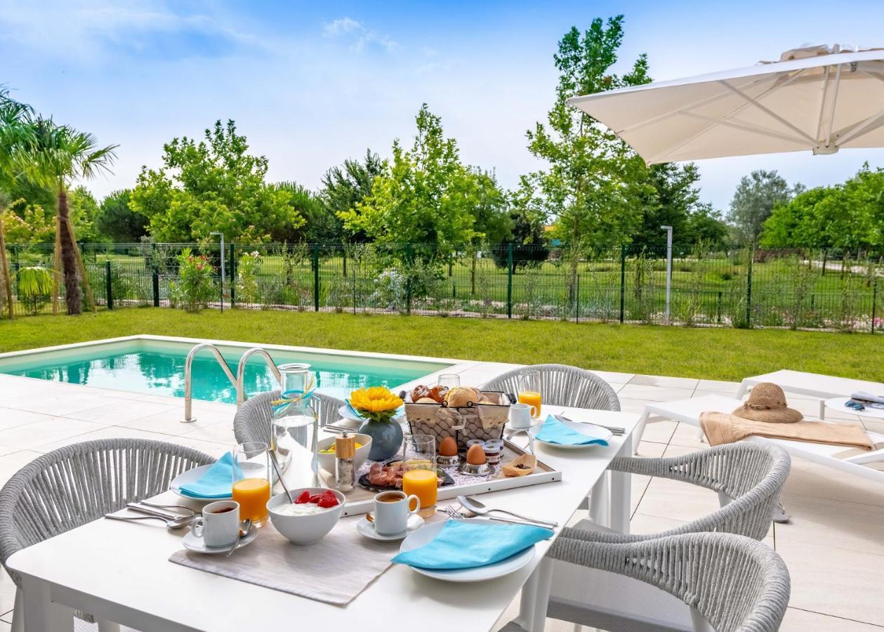 קאורלה Pareus Beach Resort מראה חיצוני תמונה