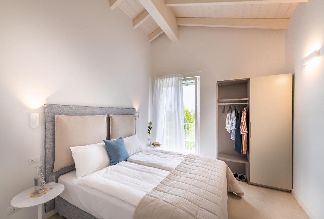 קאורלה Pareus Beach Resort מראה חיצוני תמונה