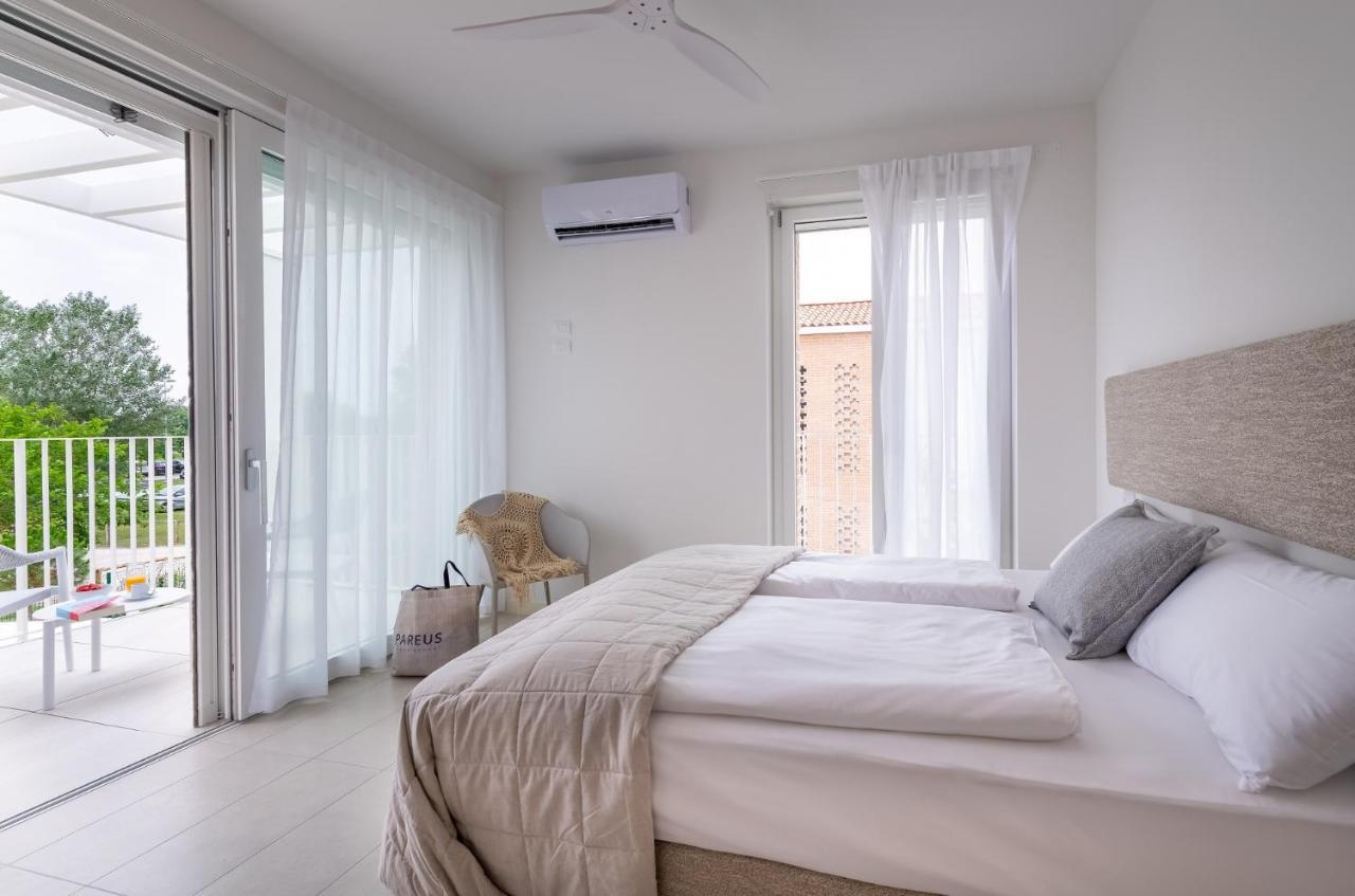 קאורלה Pareus Beach Resort מראה חיצוני תמונה