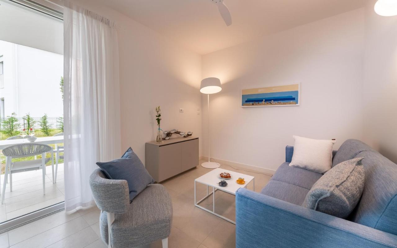 קאורלה Pareus Beach Resort מראה חיצוני תמונה