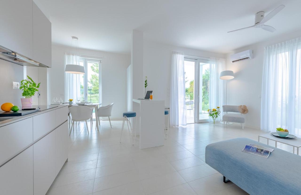 קאורלה Pareus Beach Resort מראה חיצוני תמונה