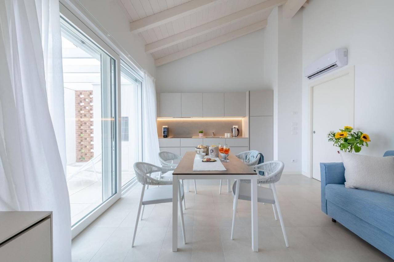 קאורלה Pareus Beach Resort מראה חיצוני תמונה