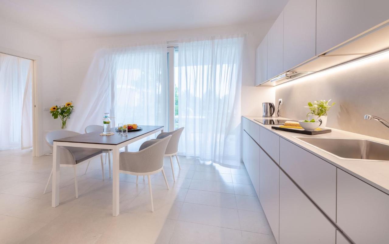 קאורלה Pareus Beach Resort מראה חיצוני תמונה