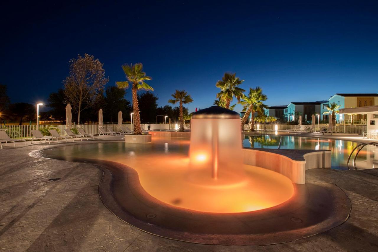 קאורלה Pareus Beach Resort מראה חיצוני תמונה