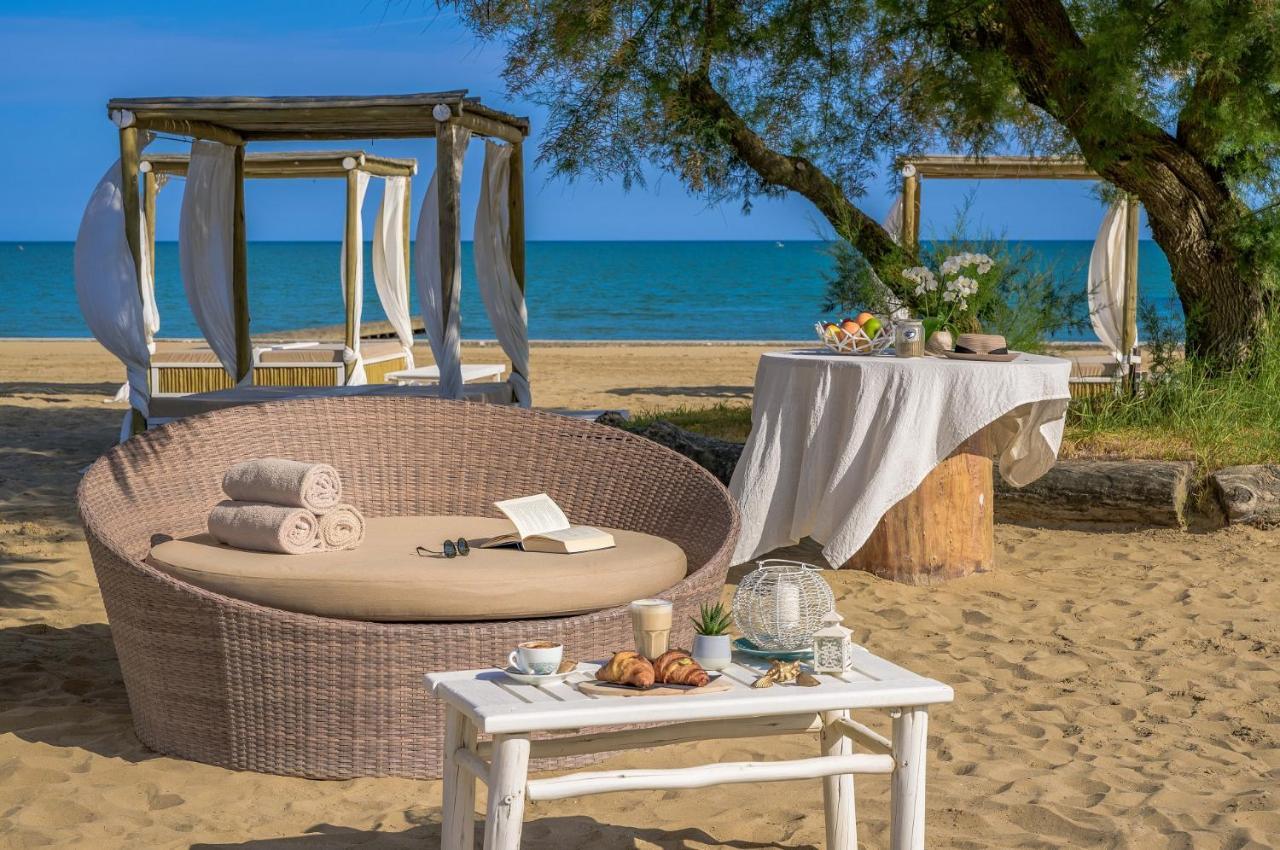 קאורלה Pareus Beach Resort מראה חיצוני תמונה