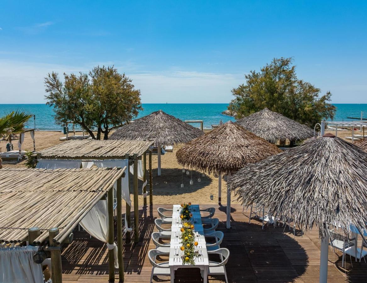 קאורלה Pareus Beach Resort מראה חיצוני תמונה