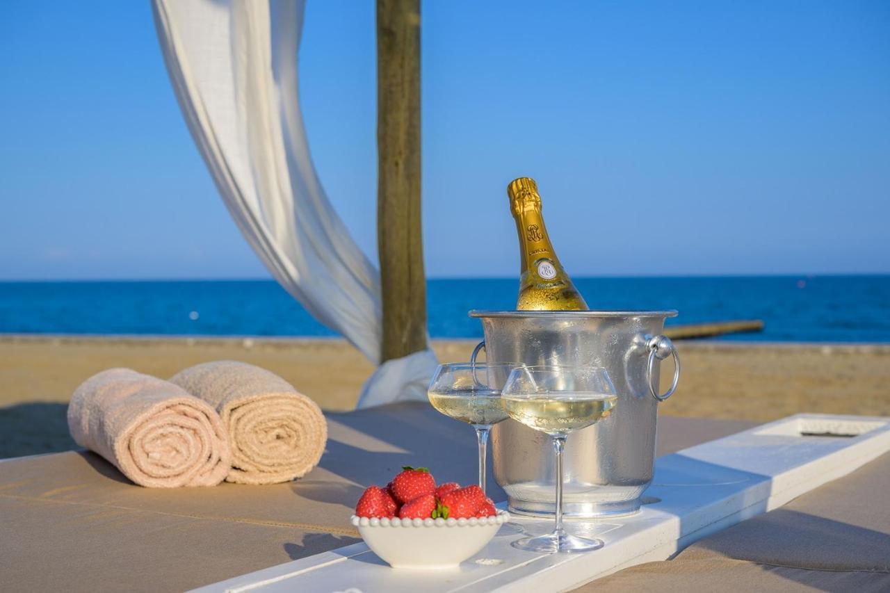 קאורלה Pareus Beach Resort מראה חיצוני תמונה