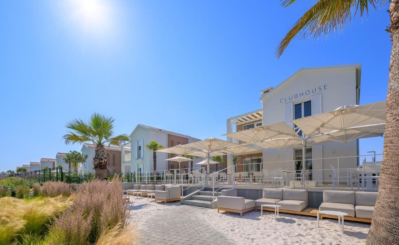 קאורלה Pareus Beach Resort מראה חיצוני תמונה